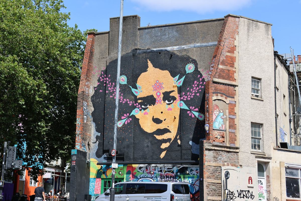Photograph by artfish, 1 City Rd Bristol, England