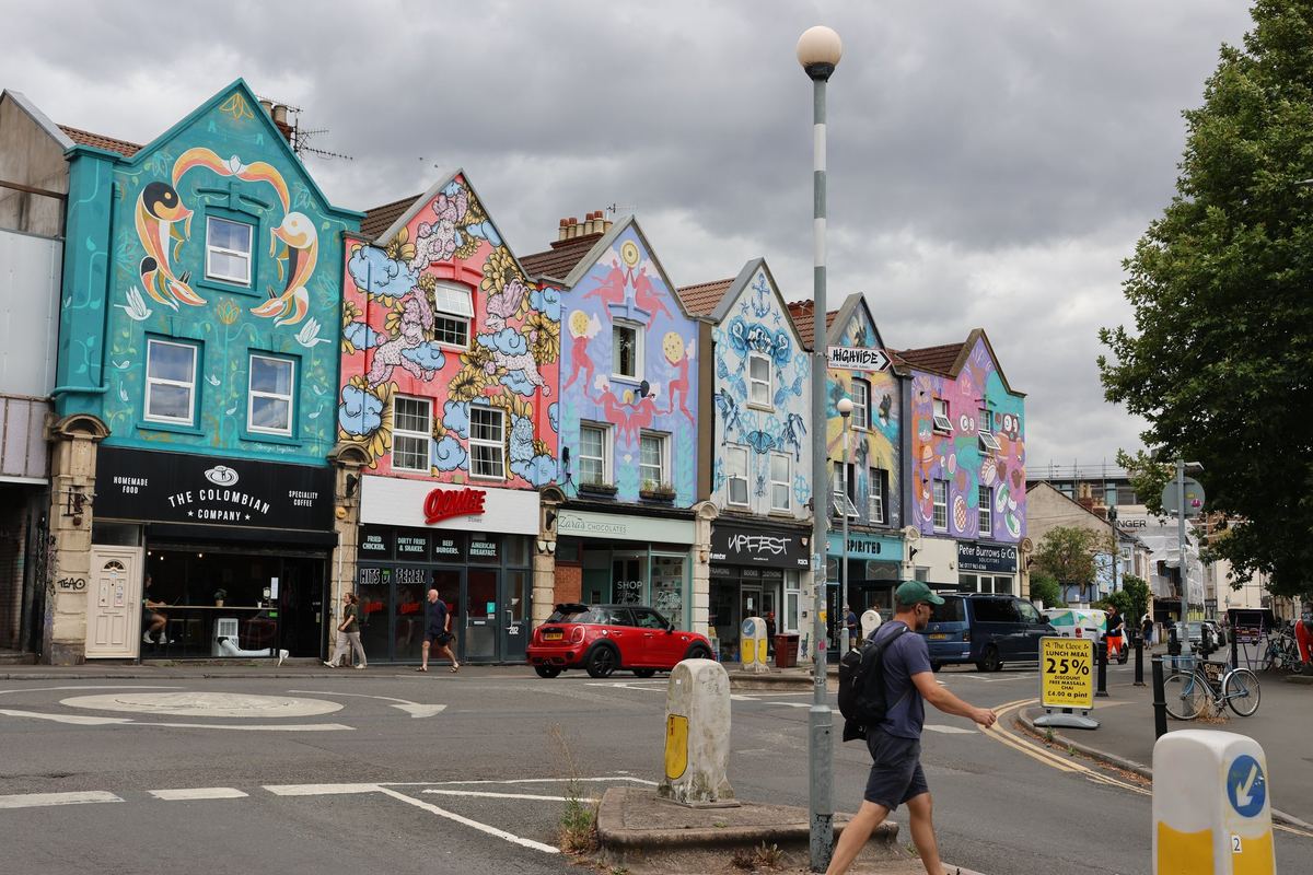 Photograph by Six Sisters, 202 North St Bristol